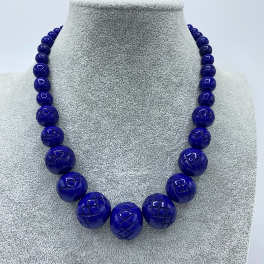 Retro Deep Carved Splendette Indigo Fakelite Graduated Necklace Carved Beads 18"